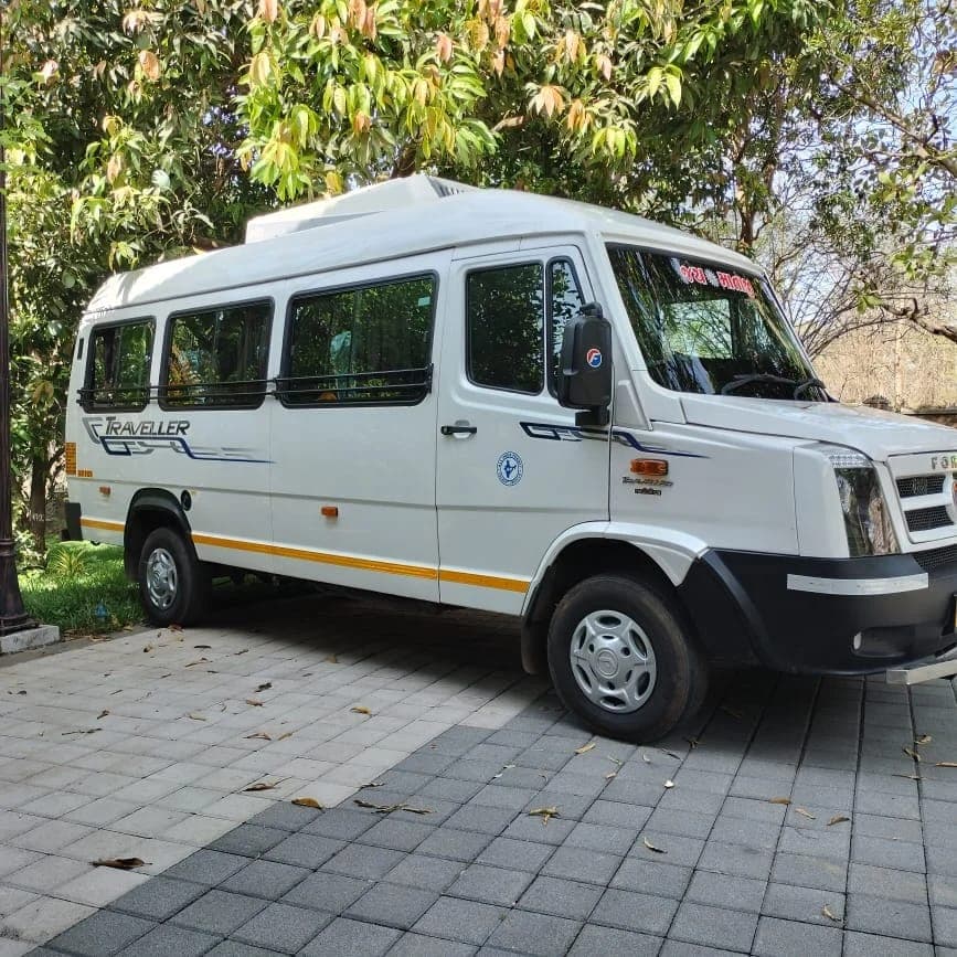 Tempo traveller